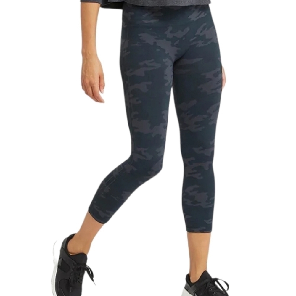 Spanx | Women's Camo Print Look At Me Now Seamless Cropped Leggings (Size Small)